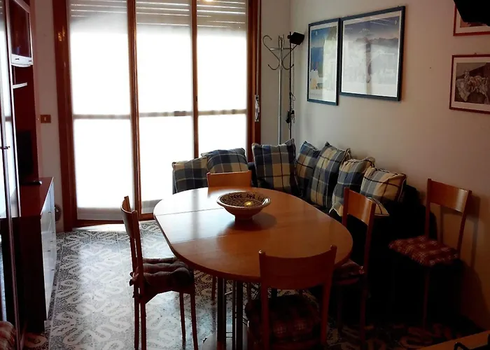 Great Flat In A Quiet Area * Μπιμπιόνε
